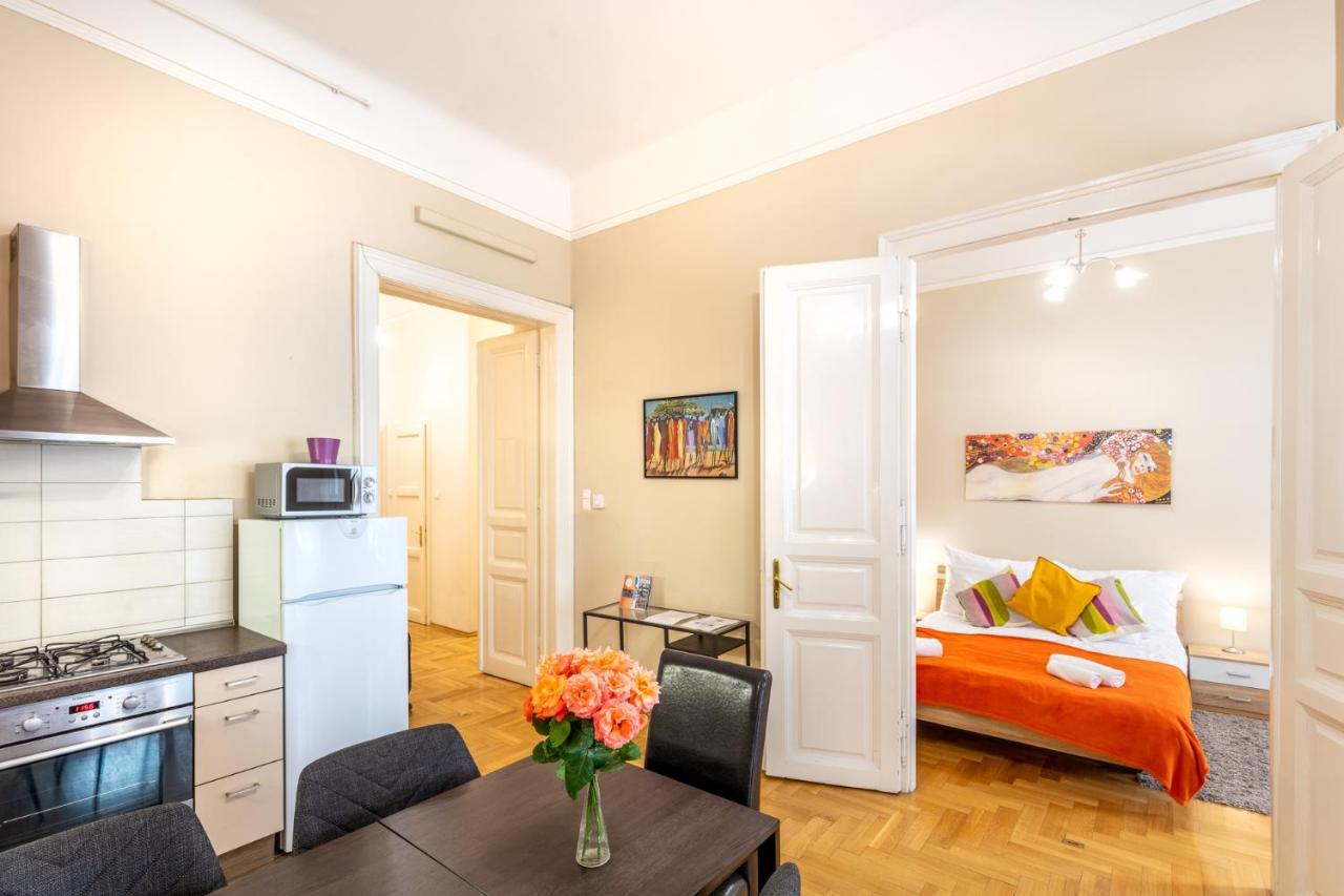 Orangehomes Kalvin Sq 2 Bedroom Apartment 부다페스트 외부 사진
