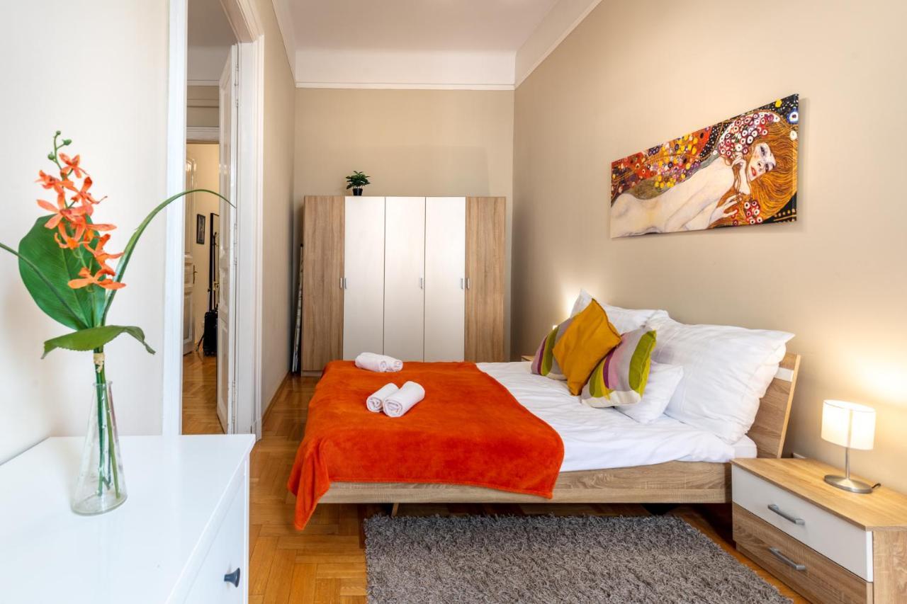 Orangehomes Kalvin Sq 2 Bedroom Apartment 부다페스트 외부 사진