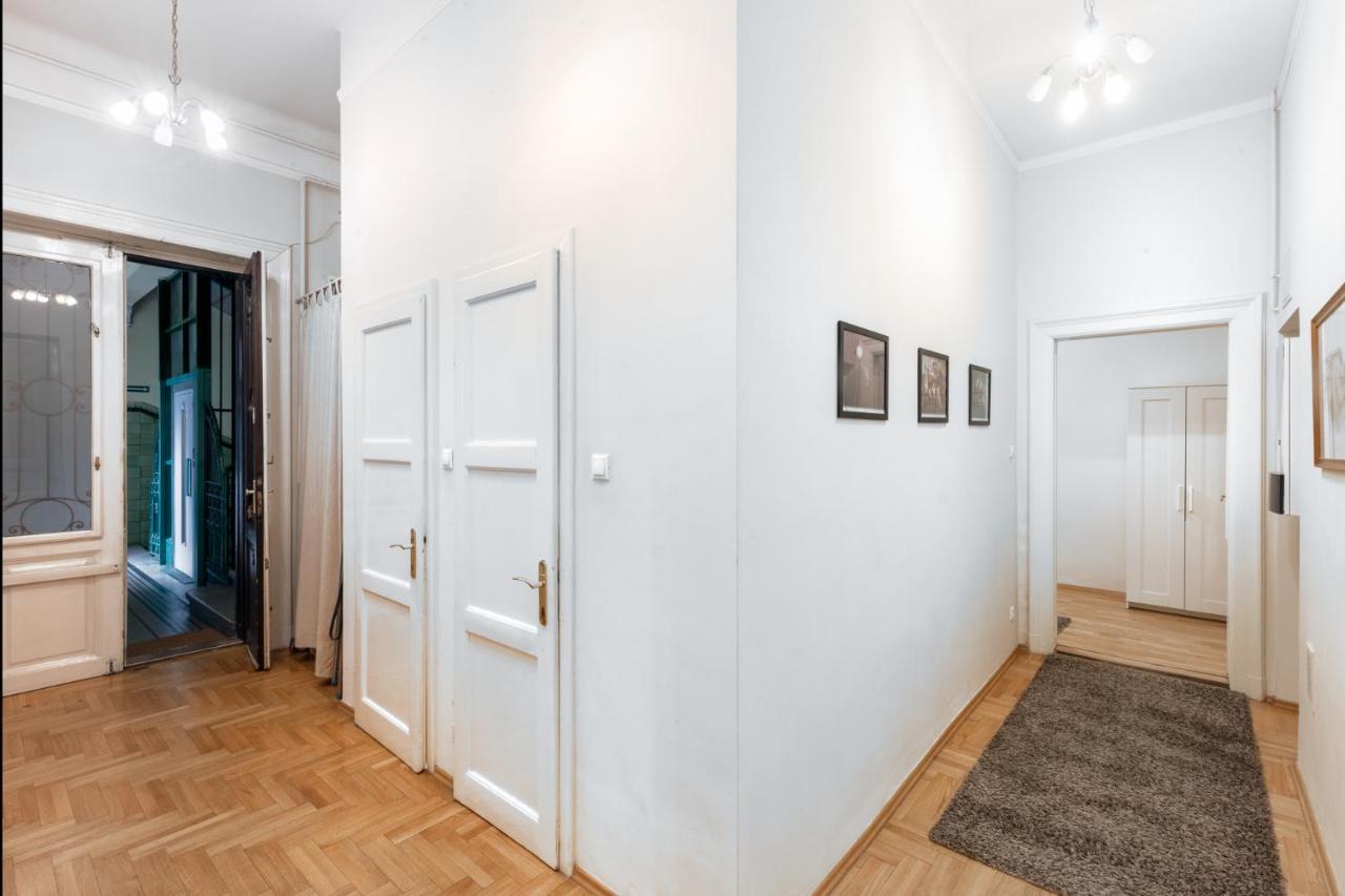 Orangehomes Kalvin Sq 2 Bedroom Apartment 부다페스트 외부 사진